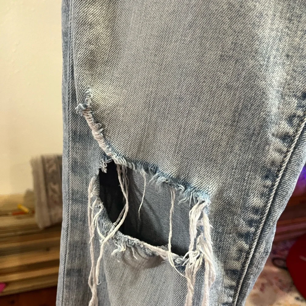 Willow &Root distressed mom jeans Buckle - Picture 8 of 12